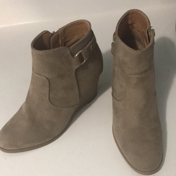 Beige Maurices 3” Heeled Ankle Boots Size 7 - Picture 3 of 4